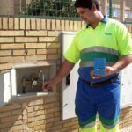 Recogida muestra agua para control calidad
